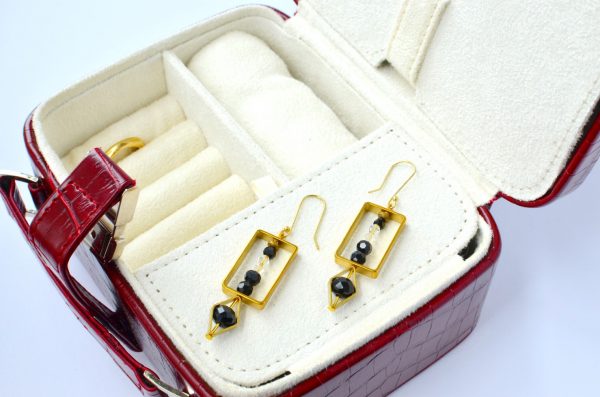 golden frames black earrings 72