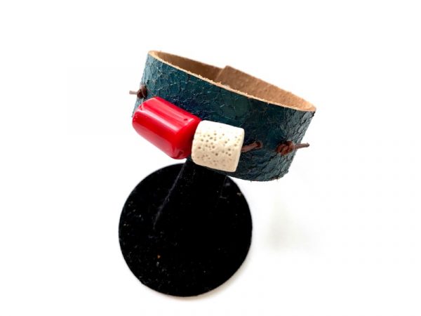 antique blue cuff with red and white72